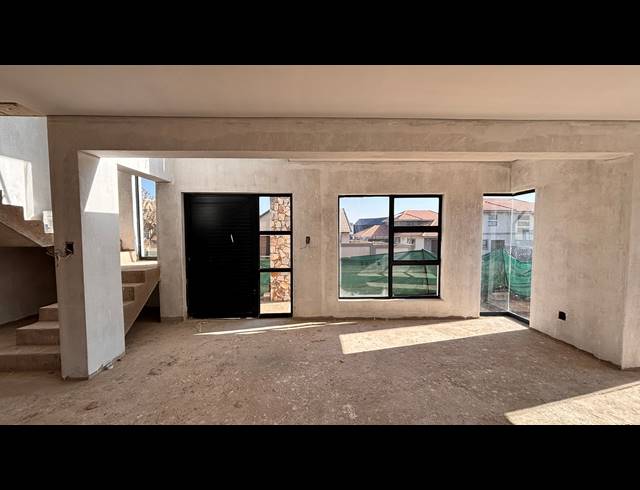 4 BEDROOM HOUSE FOR SALE IN ROODEPARK ECO ESTATE